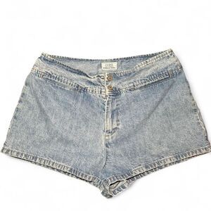 Vintage Guess Women's Blue Made in USA Jean Shorts Size 31